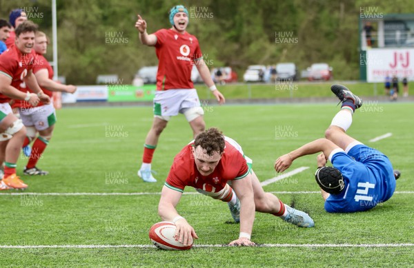130425 - Wales U19 v Italy U19 - International Friendly - Caio James of Wales dives over to score a try