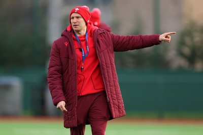 191225 - Wales U19s v England U19s - International Friendly - Wales Head Coach Richard Whiffin
