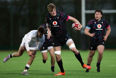 191225 - Wales U19s v England U19s - International Friendly - Osian Williams of Wales makes a break
