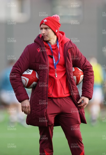 191225 - Wales U19s v England U19s - International Friendly - Wales Head Coach Richard Whiffin