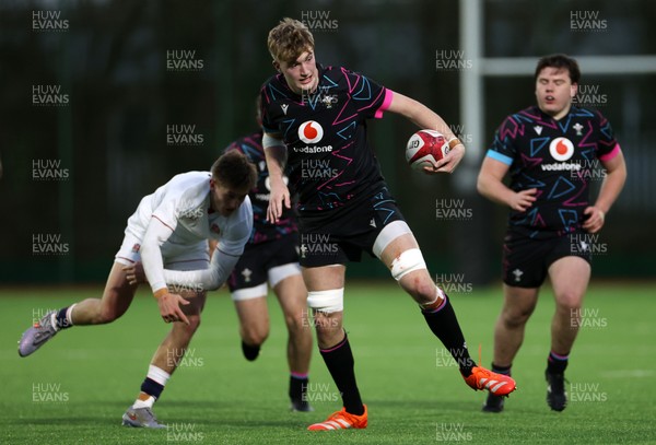 191225 - Wales U19s v England U19s - International Friendly - Osian Williams of Wales makes a break