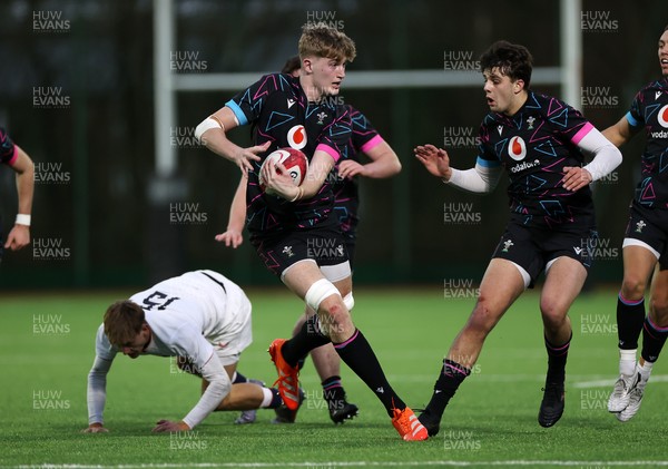 191225 - Wales U19s v England U19s - International Friendly - Osian Williams of Wales makes a break
