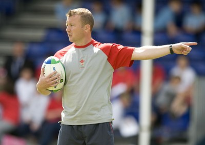04.06.08 - Wales Under 20 Rugby Training - Wales Under 20 head coach, Patrick Horgan directs training. 