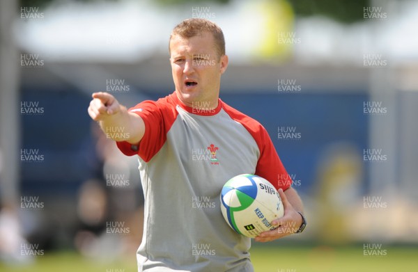 04.06.08 - Wales Under 20 Rugby Training - Wales Under 20 head coach, Patrick Horgan directs training. 