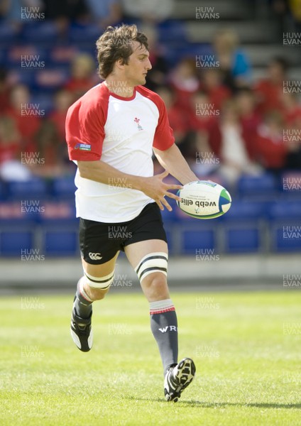 04.06.08 - Wales Under 20 Rugby Training - Sam Warburton in action during training. 
