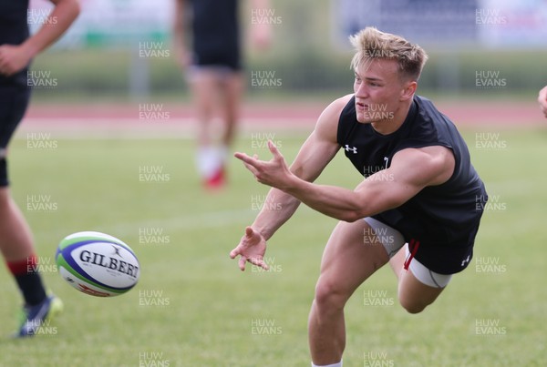 290518 - Wales U20 Runout - Harri Morgan during training runout ahead of the team's first match in the World Rugby U20 Championship against Australia
