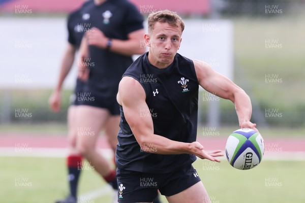 290518 - Wales U20 Runout - Ben Jones during training runout ahead of the team's first match in the World Rugby U20 Championship against Australia