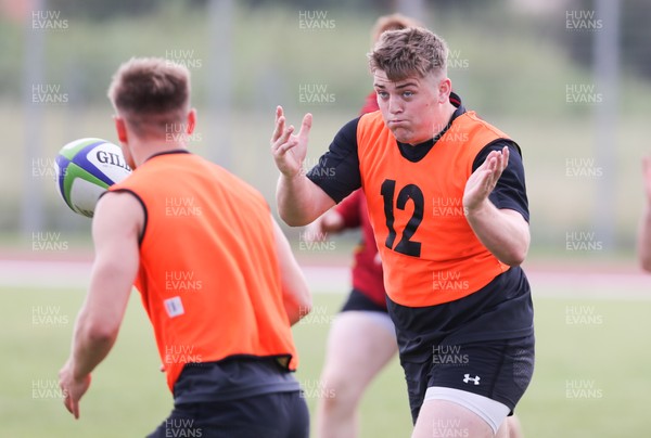 290518 - Wales U20 Runout - Rhys Davies during training runout ahead of the team's first match in the World Rugby U20 Championship against Australia