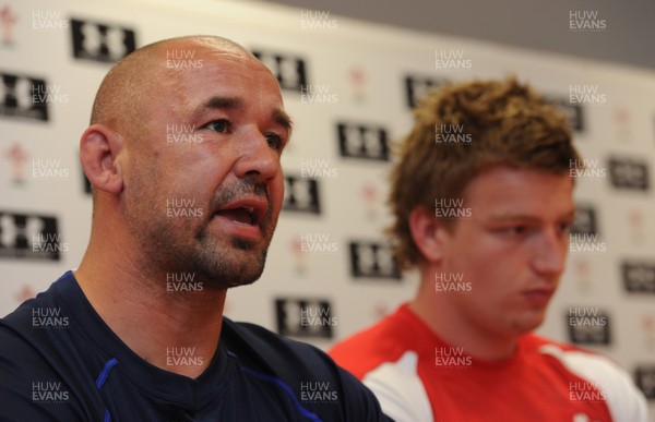 04.05.11 - Wales Under 20 Junior World Championship Squad Announcement - Wales under 20 assistant coach Rob Appleyard and captain Macauley Cook. 