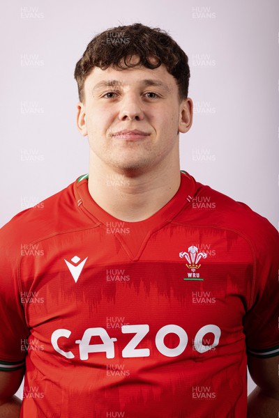 270123 - Wales U20 Squad Portraits - Isaac Young