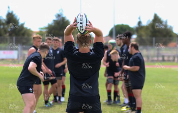 020618 - Wales U20 Training Session - The forwards go through line out practise during a Wales U20 training session for their World Rugby U20 Championship 2018 Pool A match against New Zealand
