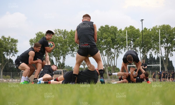 050618 - Wales U20 Training Session - Wales U20 players during a training session ahead of their World Rugby U20 Championship match against Japan