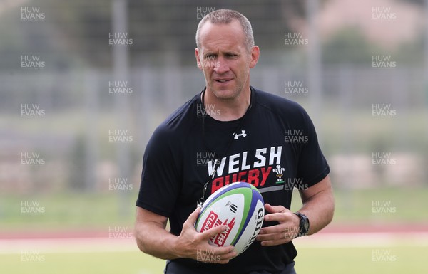 280518 - Wales U20 Squad Training session - Richard Hodges, coach, during training session ahead of the opening match of the World Rugby U20 Championship