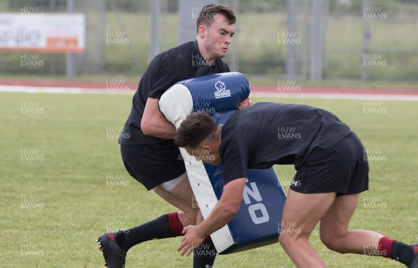 280518 - Wales U20 Squad Training session - The U20's squad go through a training session ahead of the opening match of the World Rugby U20 Championship