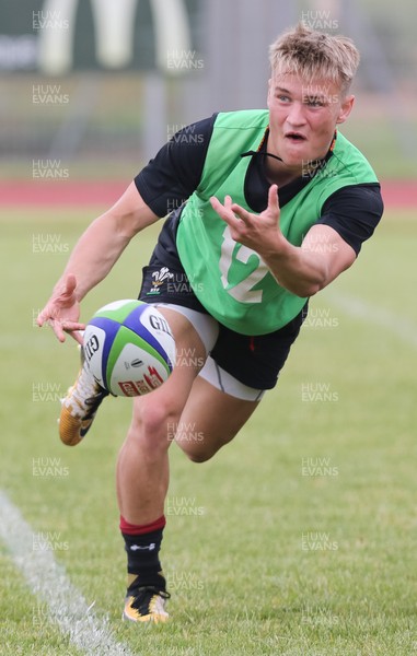 280518 - Wales U20 Squad Training session - Harri Morgan during a training session ahead of the opening match of the World Rugby U20 Championship