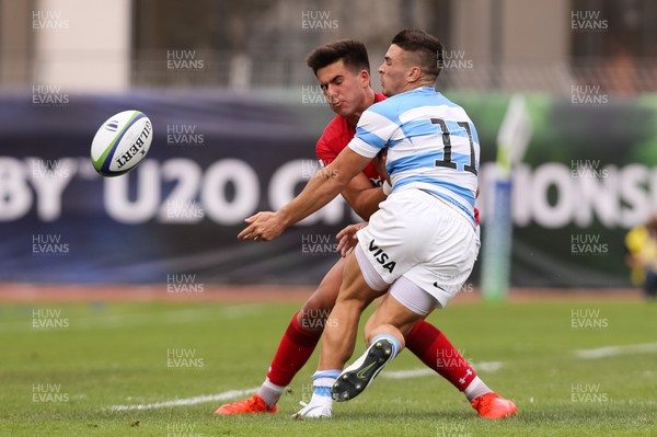 120618 -  Wales U20 v Argentina U20, World Rugby U20 Championship, 5th Place Semi Final - Tiann Thomas-Wheeler of Wales tackles Mateo Carreras of Argentina