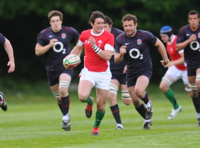13.05.10 - Wales Under 20 v England Regional Acadamies XV  Wales Rhys Downes breaks 