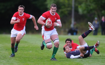 13.05.10 - Wales Under 20 v England Regional Academies XV  Wales' James Thomas breaks 