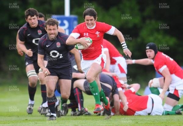 13.05.10 - Wales Under 20 v England Regional Acadamies XV  Wales Rhys Downes breaks 