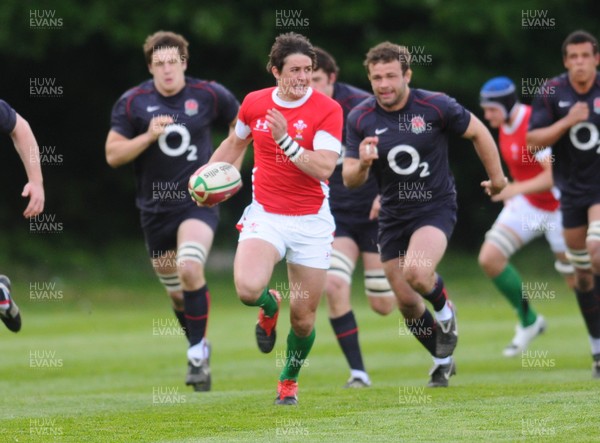 13.05.10 - Wales Under 20 v England Regional Acadamies XV  Wales Rhys Downes breaks 