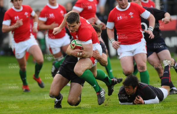 13.05.10 - Wales Under 20 v England Regional Acadamies XV  Wales' Scott Williams tries to get through 