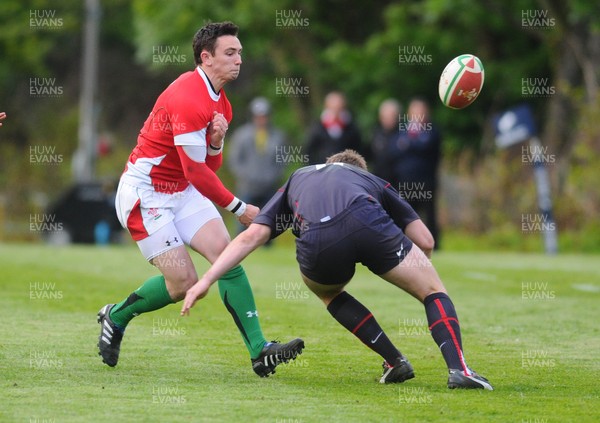 13.05.10 - Wales Under 20 v England Regional Academies XV  Wales' Kristian Phillips passes 