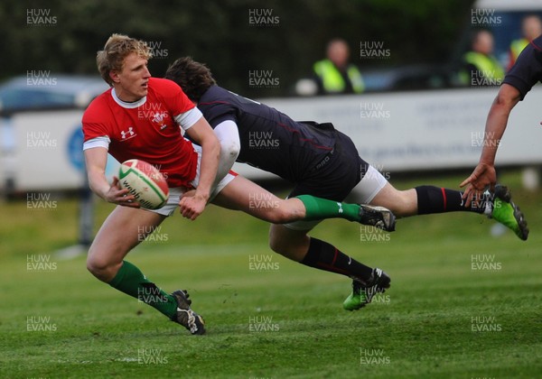13.05.10 - Wales Under 20 v England Regional Academies XV  Wales' Ben John looks for support 