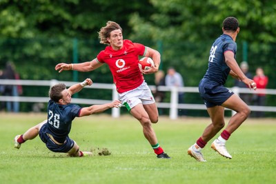 060625 - Wales U20 v England U20 - U20 World Championship Warm Up - Aidan Boshoff of Wales beats Frank McMillan of England