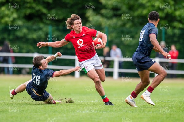 060625 - Wales U20 v England U20 - U20 World Championship Warm Up - Aidan Boshoff of Wales beats Frank McMillan of England