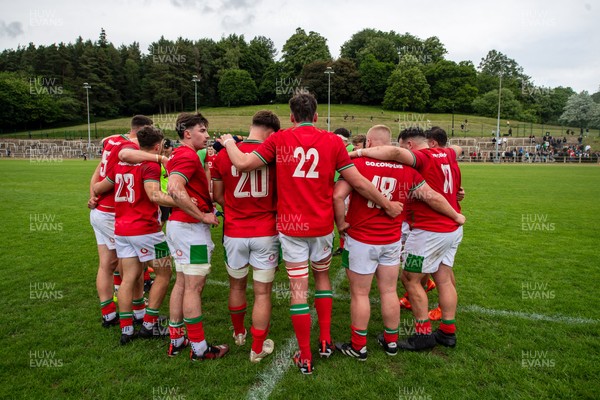 060625 - Wales U20 v England U20 - U20 World Championship Warm Up - Wales huddle