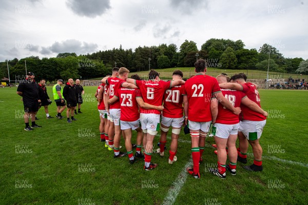 060625 - Wales U20 v England U20 - U20 World Championship Warm Up - Wales huddle