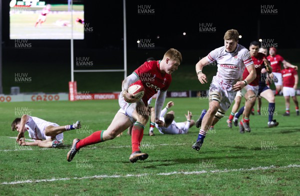 240223 - Wales U20 v England U20, U20 Six Nations 2023 - Oli Andrew of Wales races in to score his second try