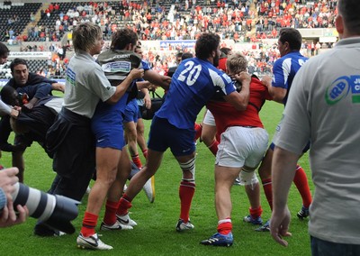 14.06.08 - Wales Under 20s v France Under 20s - Junior World Championship 2008 - Wales and France under 20 players fight at the end of the match. 