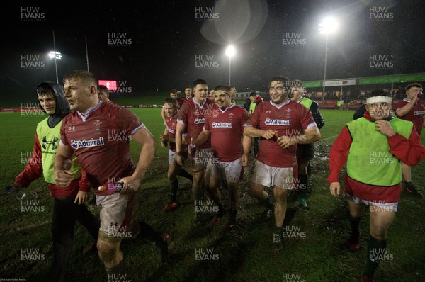 210220 - Wales U20 v France U20, U20 Six Nations Championship - The Welsh team celebrate the win at the end of the match