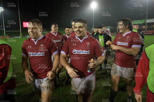 210220 - Wales U20 v France U20, U20 Six Nations Championship - The Welsh team celebrate the win at the end of the match