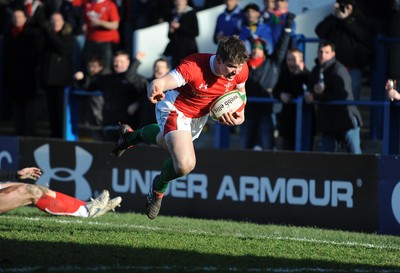 26.02.10 - Six Nations Under 20 Championship, Wales Under 20 v France Under 20 Wales' Scott Williams scores a try 