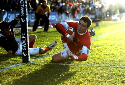 26.02.10 - Six Nations Under 20 Championship, Wales Under 20 v France Under 20 Wales' Kristian Phillips scores his second try 