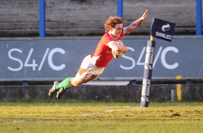 26.02.10 - Six Nations Under 20 Championship, Wales Under 20 v France Under 20 Wales James Loxton scores a try 