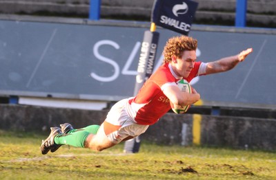 26.02.10 - Six Nations Under 20 Championship, Wales Under 20 v France Under 20 Wales James Loxton scores a try 