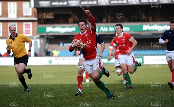 26.02.10 - Six Nations Under 20 Championship, Wales Under 20 v France Under 20 Wales' Kristian Phillips runs in on his way to score a try 
