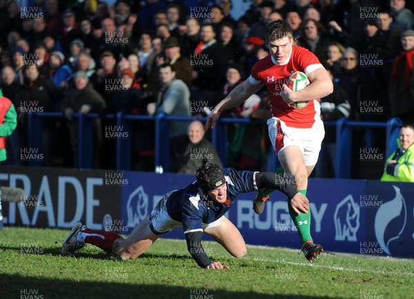 26.02.10 - Six Nations Under 20 Championship, Wales Under 20 v France Under 20 Wales' Scott Williams breaks through on his way to score a try 