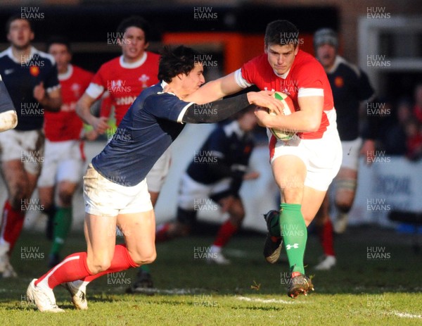 26.02.10 - Six Nations Under 20 Championship, Wales Under 20 v France Under 20 Wales' Scott Williams breaks through 