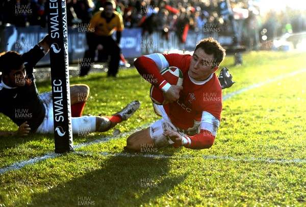 26.02.10 - Six Nations Under 20 Championship, Wales Under 20 v France Under 20 Wales' Kristian Phillips scores his second try 