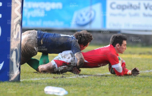 26.02.10 - Six Nations Under 20 Championship, Wales Under 20 v France Under 20 Wales' Kristian Phillips scores his third try 