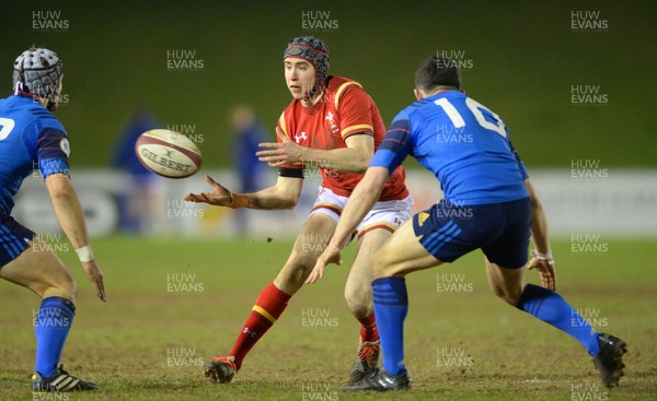 270216 - Wales Under 20 v France Under 20 - Under 20 Six Nations 2016 -Ruan Williams of Wales gets the ball away