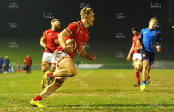 270216 - Wales Under 20 v France Under 20 - Under 20 Six Nations 2016 -George Gasson of Wales scores try