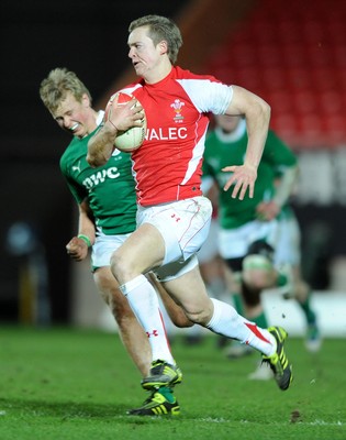 11.03.11 - Wales Under 20 v Ireland Under 20 - Under 20 Six Nations - Owen Williams of Wales runs in to score try. 