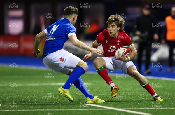 150324 - Wales U20 v Italy U20, U20 6 Nations - Aidan Boshoff of Wales takes on Marco Scalabrin of Italy