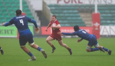 150326 - Wales v Italy, U20 Six Nations 2026 -Tom Bowen of Wales breaks away