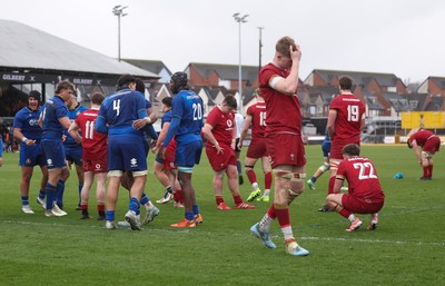 150326 - Wales v Italy, U20 Six Nations 2026 - Walkes players show the disappointment on the final whistle